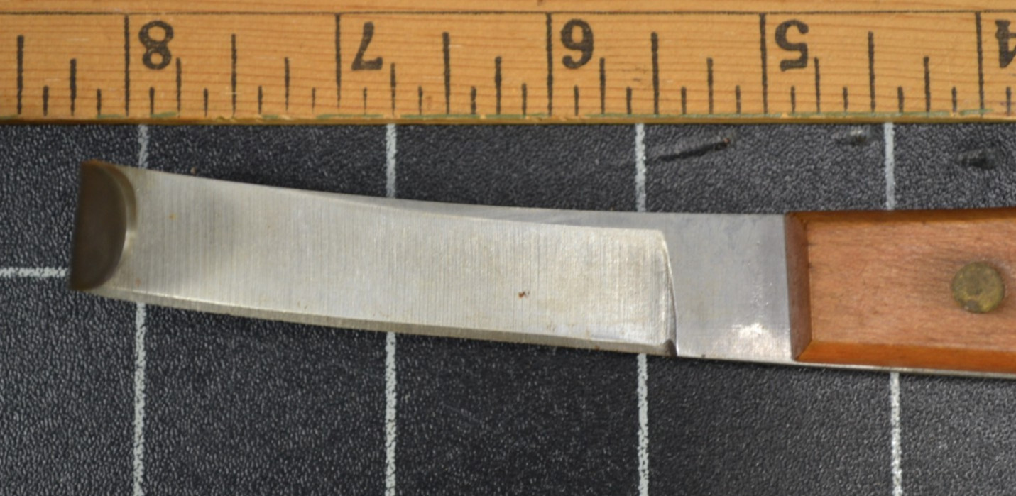PARTRADE – #24453 – HOOF KNIFE SCRAPPER – RIGHT HAND VERSION – UNUSED