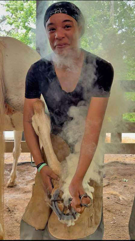 Lookout Mountain School of Horseshoeing-students-